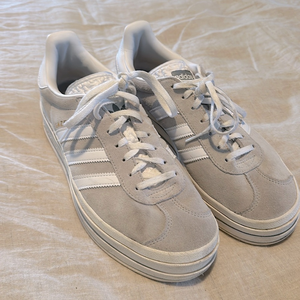 Light grey Suede Gazelle- pretty new